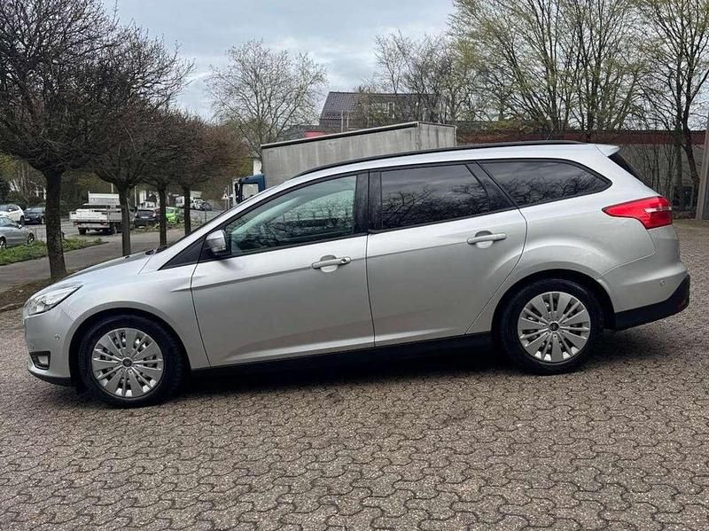 Gebraucht Ford Focus Business Edition 125 PS (91 kW) 2016 Polargrau metallic Kombi