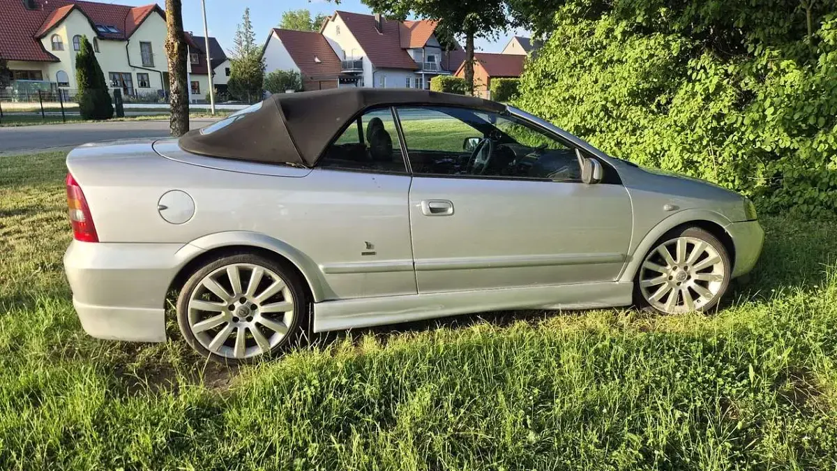 Gebraucht Opel Astra 147 PS (108 kW) 2005 Silber Cabrio