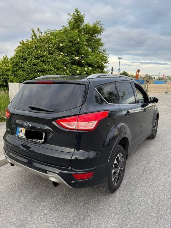 Gebraucht Ford Kuga 163 PS (119 kW) 2014 Schwarz SUV