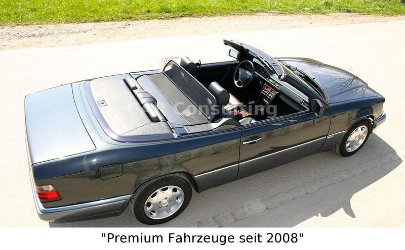 Gebraucht Mercedes E220 150 PS (110 kW) 1997 Schwarz Cabrio