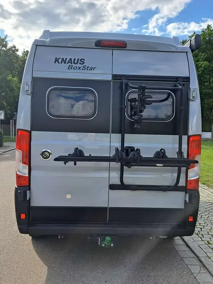Gebraucht Peugeot Boxer 162 PS (119 kW) 2024 Grau Van