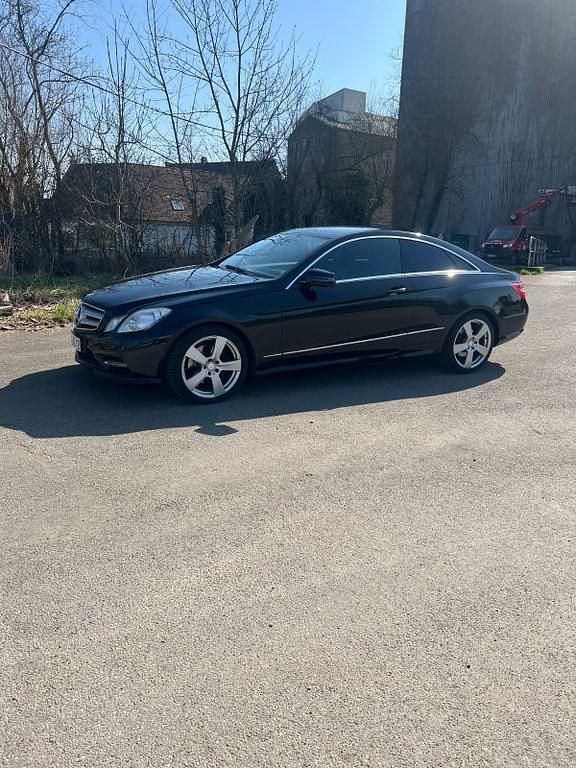 Gebraucht Mercedes E350 AMG 306 PS (225 kW) 2013 Schwarz Coupé