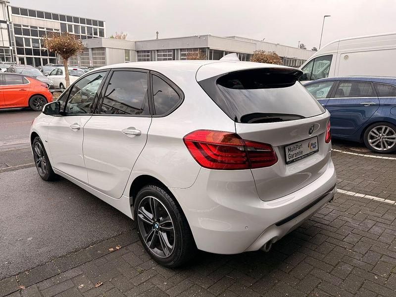 Gebraucht BMW 218 Sport Line 150 PS (110 kW) 2018 Weiß Van / Kleinbus