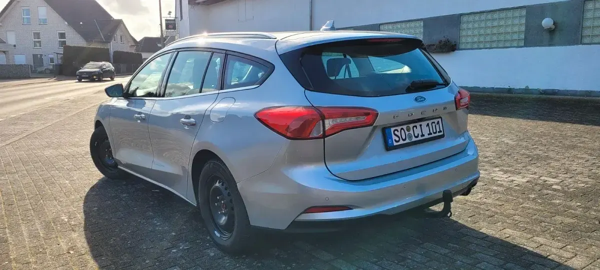 Używany Ford Focus Cool & Connect 120 KM (88 kW) 2020 Srebrny Kombi