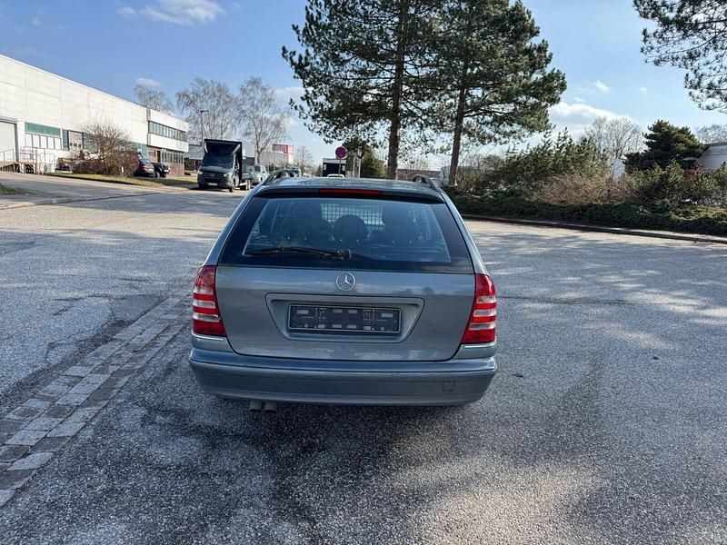 Gebraucht Mercedes C320 224 PS (164 kW) 2007 Silber Kombi