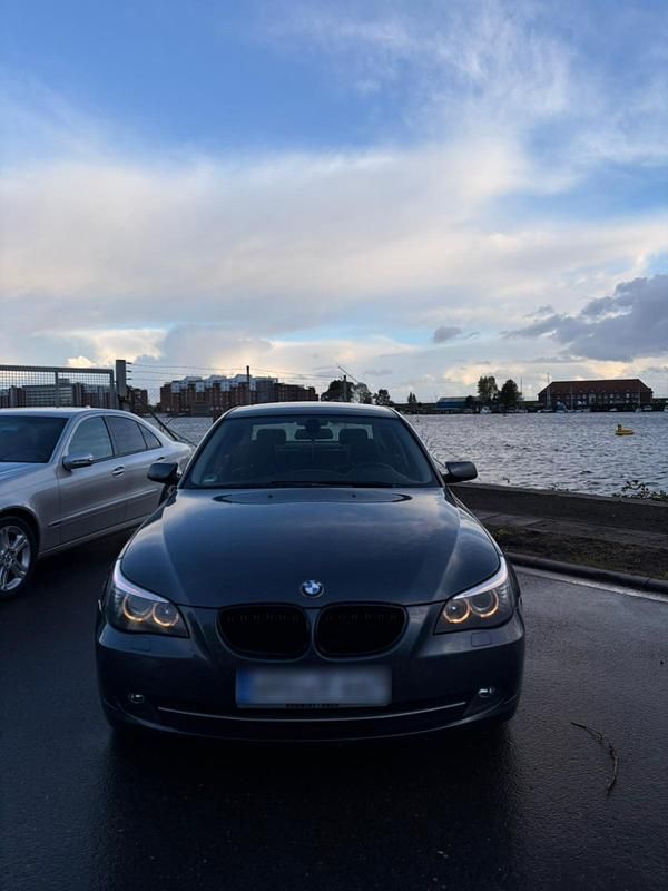 Grau Gebraucht 2007 BMW 523 Limousine | 5.299 € (Etwas zu teuer) - Bild 1/4