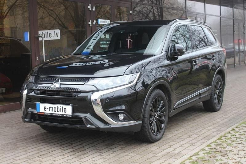 Schwarz Gebraucht 2021 Mitsubishi Outlander Edition SUV | 19.990 € (Guter Preis) - Bild 1/4
