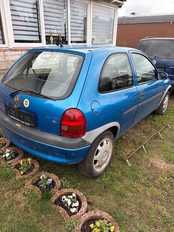 Gebraucht Opel Corsa 54 PS (39 kW) 1998 Blau Kleinwagen