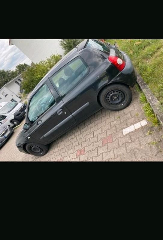 Second-hand Renault Clio II 58 CP (42 kW) 2006 Negru Hatchback