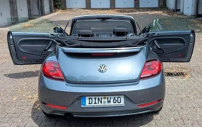 Gebraucht VW Beetle Sound 105 PS (77 kW) 2018 Grau Kleinwagen