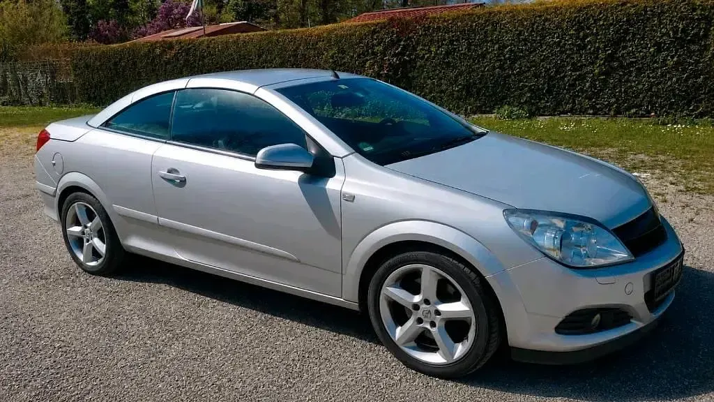 Gebraucht Opel Astra 150 PS (110 kW) 2008 Silber Cabrio