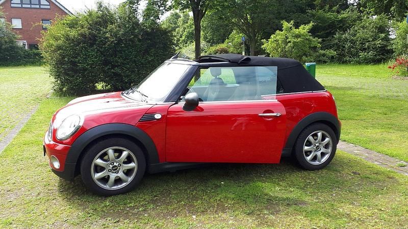 Gebraucht Mini One Cabriolet 98 PS (72 kW) 2010 Rot Cabrio