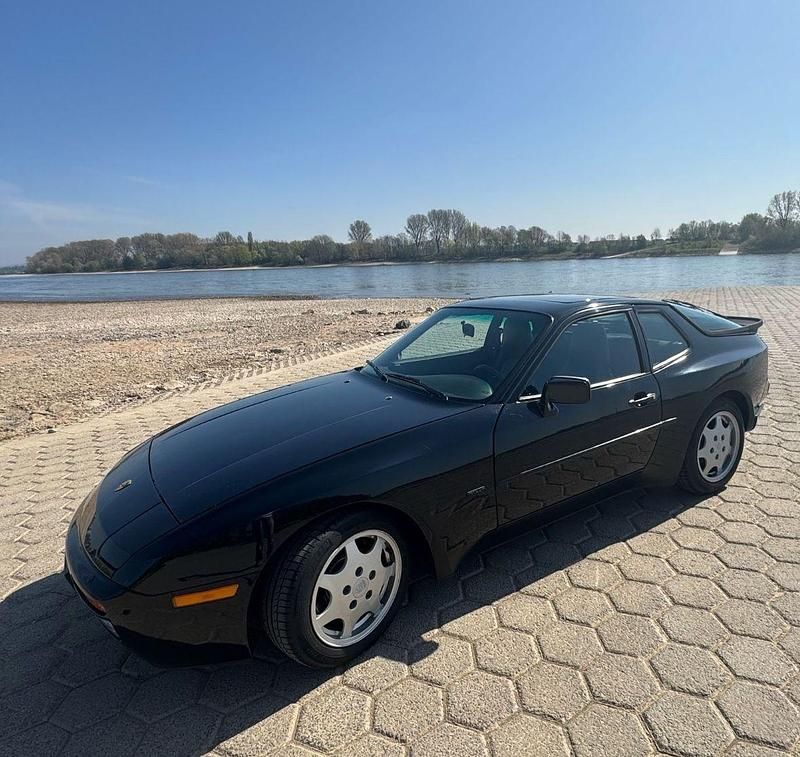 Schwarz Gebraucht 1990 Porsche 944 S2 Coupé | 24.900 € - Bild 1/4