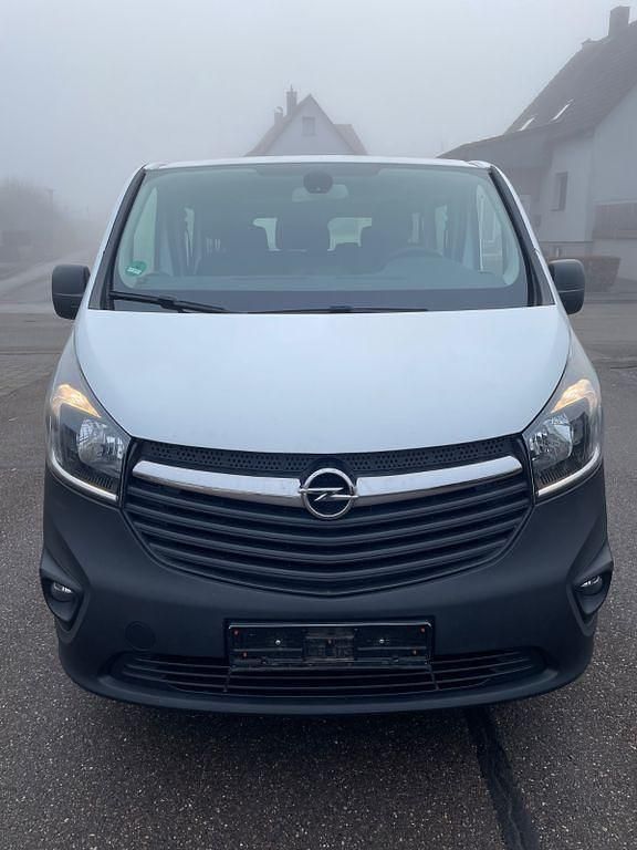 Gebraucht Opel Vivaro 121 PS (88 kW) 2019 Weiß Van / Kleinbus
