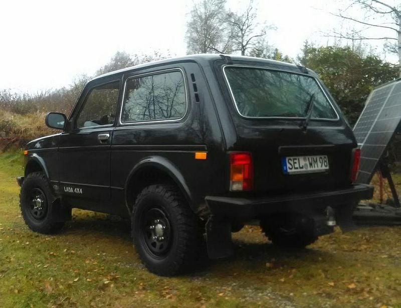 Gebraucht Lada niva 83 PS (61 kW) 2013 Grün SUV