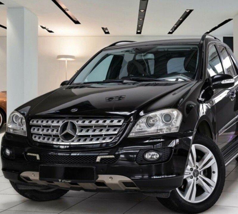 Schwarz Gebraucht 2007 Mercedes ML280 AMG SUV | 9.999 € (Etwas zu teuer) - Bild 1/4