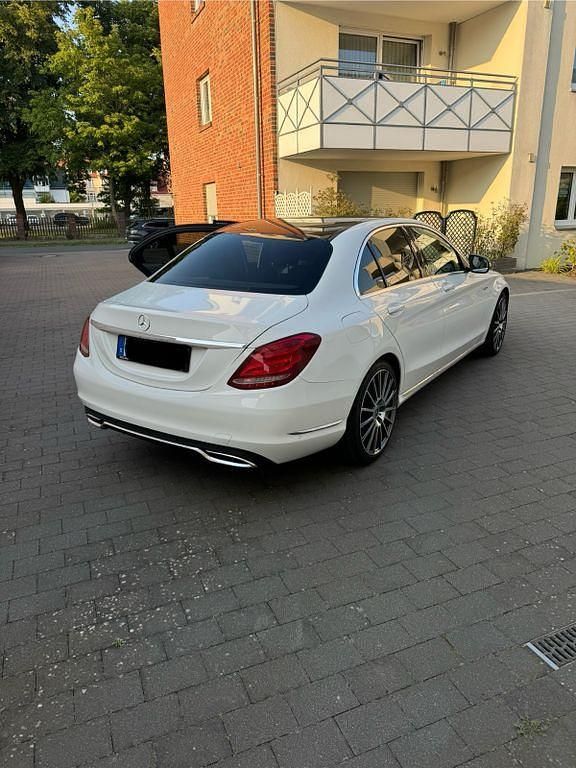 Gebraucht Mercedes C180 Exclusive 156 PS (114 kW) 2015 Weiß Limousine