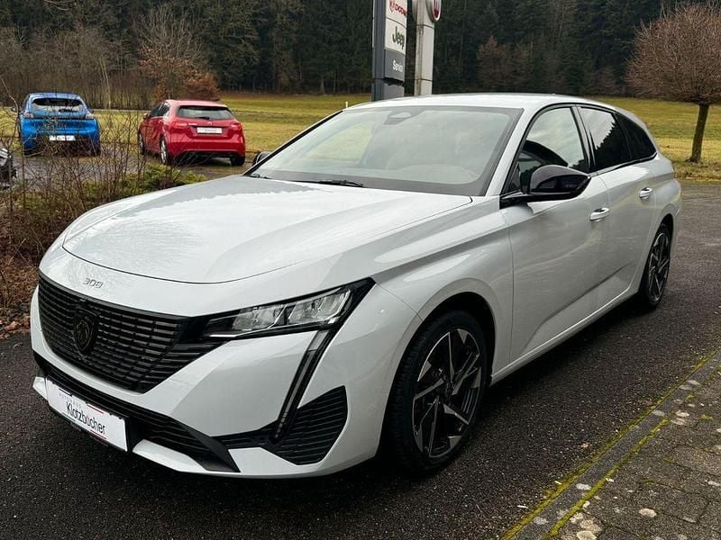 Weiß Gebraucht 2025 Peugeot 308 SW Allure Kombi | 23.990 € (Guter Preis) - Bild 1/4
