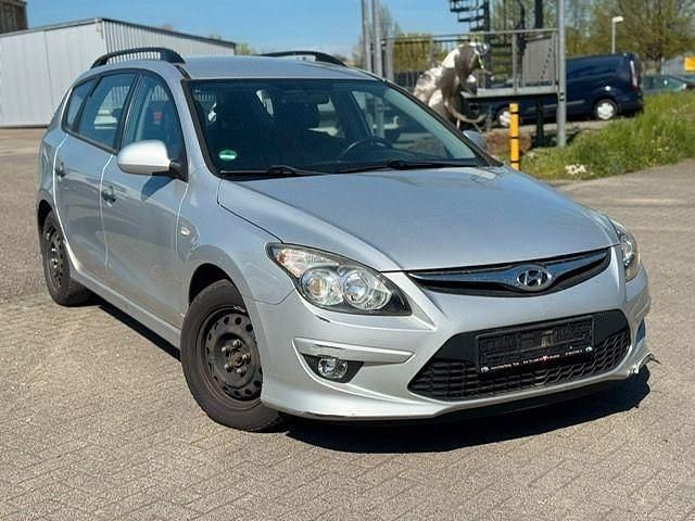 Gebraucht Hyundai i30 Classic 109 PS (80 kW) 2010 Silber Kombi