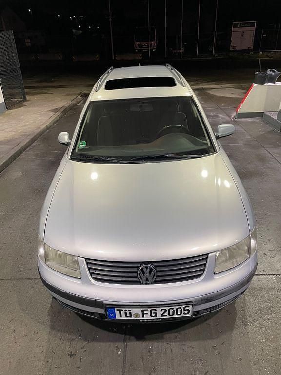 Gebraucht VW Passat Basis 101 PS (74 kW) 1997 Silber Kombi