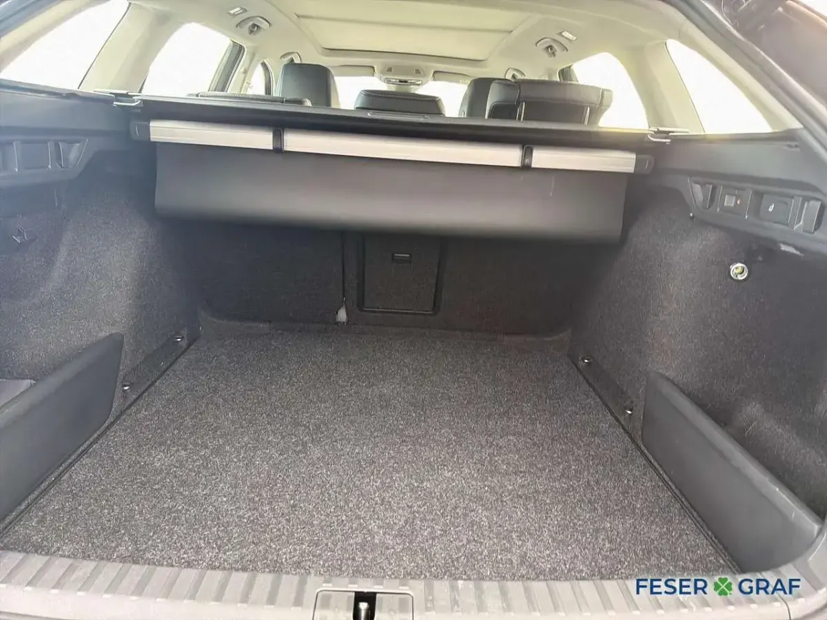 Gebraucht Skoda Octavia Selection 150 PS (110 kW) 2025 Graphitegrau Kombi
