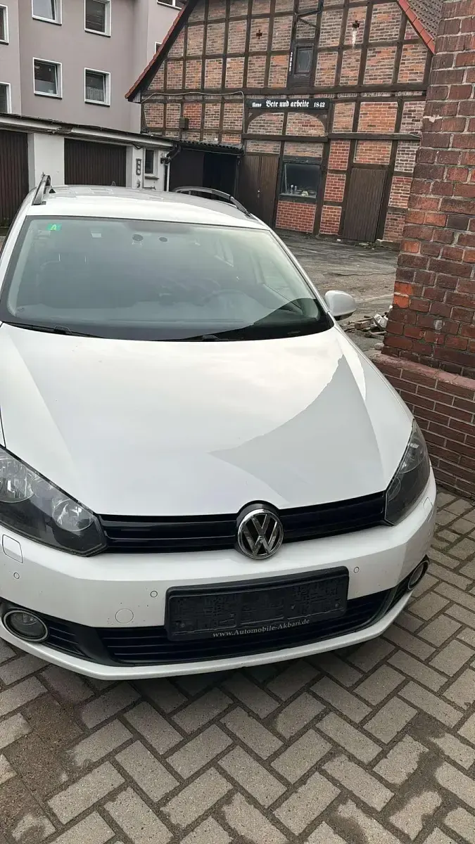 Gebraucht VW Golf VII 105 PS (77 kW) 2012 Weiß Kombi