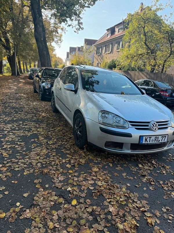 Silber Gebraucht 2005 VW Golf IV Kleinwagen | 1.985 € (Fairer Preis) - Bild 1/4
