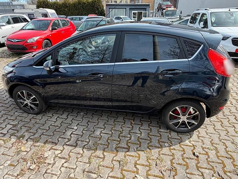 Gebraucht Ford Fiesta 80 PS (58 kW) 2017 Blau Kleinwagen