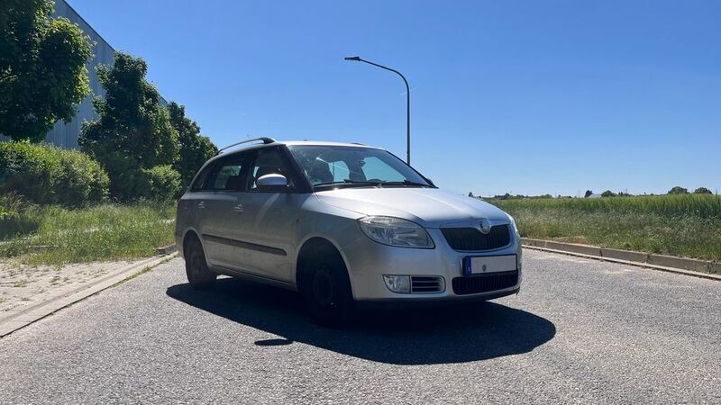 Silber Gebraucht 2008 Skoda Fabia Kombi | 2.500 € (Etwas zu teuer) - Bild 1/4