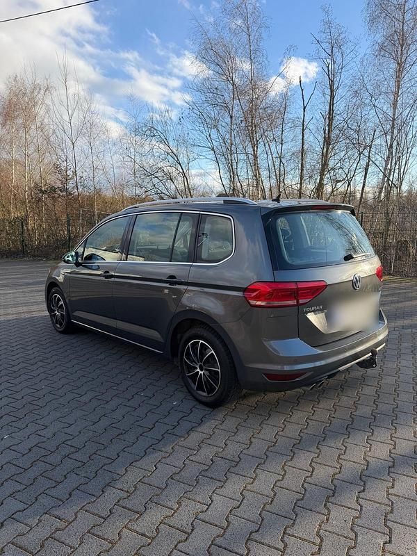 Gebraucht VW Touran Highline 190 PS (139 kW) 2017 Grau Van / Kleinbus