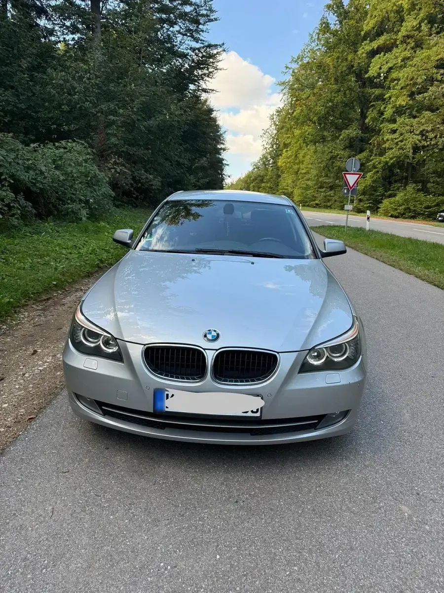 Gebraucht BMW 520 177 PS (130 kW) 2009 Silber Limousine