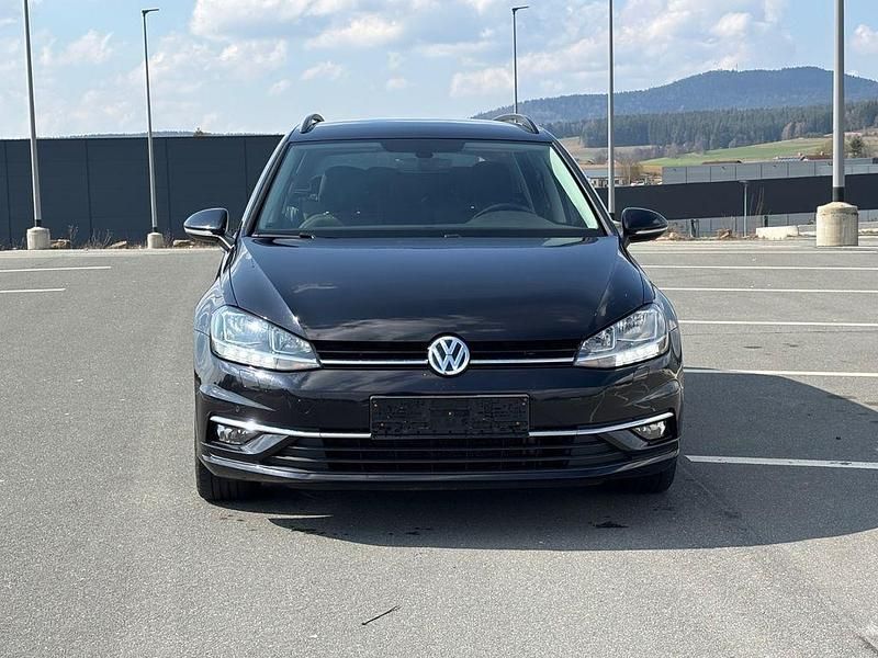 Gebraucht VW Golf VII Comfortline 116 PS (85 kW) 2018 Schwarz Kombi