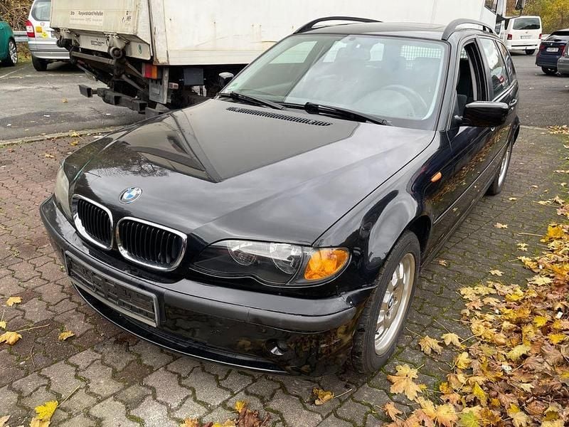 Schwarz Gebraucht 2004 BMW 318 Kombi | 1.499 € (Superpreis) - Bild 1/4