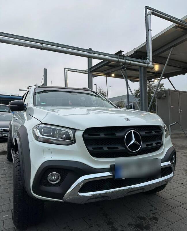 Weiß Gebraucht 2018 Mercedes X250 Edition Abholung | 34.000 € - Bild 1/4
