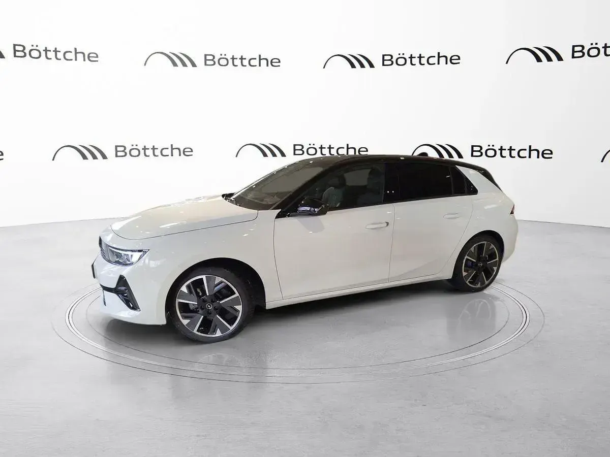 Neu Opel Astra 114 kW (156 PS) 2026 Lack weiss banquise/typ aussenverkleidung spiegel flach standard Limousine