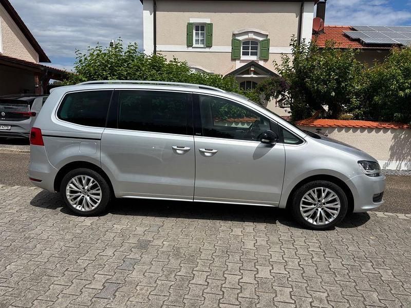 Silber Gebraucht 2011 VW Sharan Style Van / Kleinbus | 6.900 € (Guter Preis) - Bild 1/4