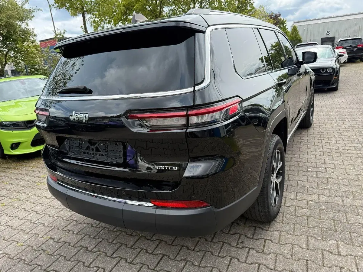 Gebraucht Jeep Grand Cherokee Limited 296 PS (217 kW) 2023 Schwarz SUV