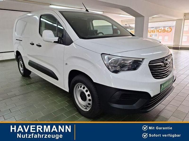 Weiß (white jade) Gebraucht 2021 Opel Combo Van / Kleinbus | 15.990 € (Fairer Preis) - Bild 1/4