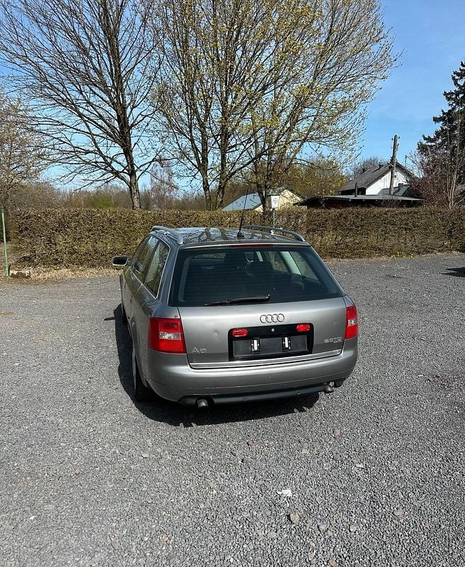 Gebraucht Audi A6 180 PS (132 kW) 2003 Andere farben Kombi