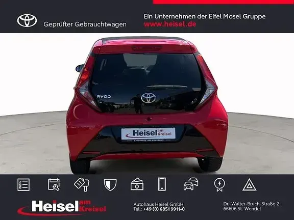 Gebraucht Toyota Aygo Team 72 PS (52 kW) 2021 Vulcanorot Kleinwagen