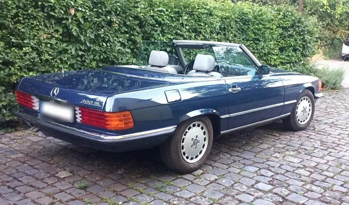 Gebraucht Mercedes 300 184 PS (135 kW) 1986 Blau Cabrio