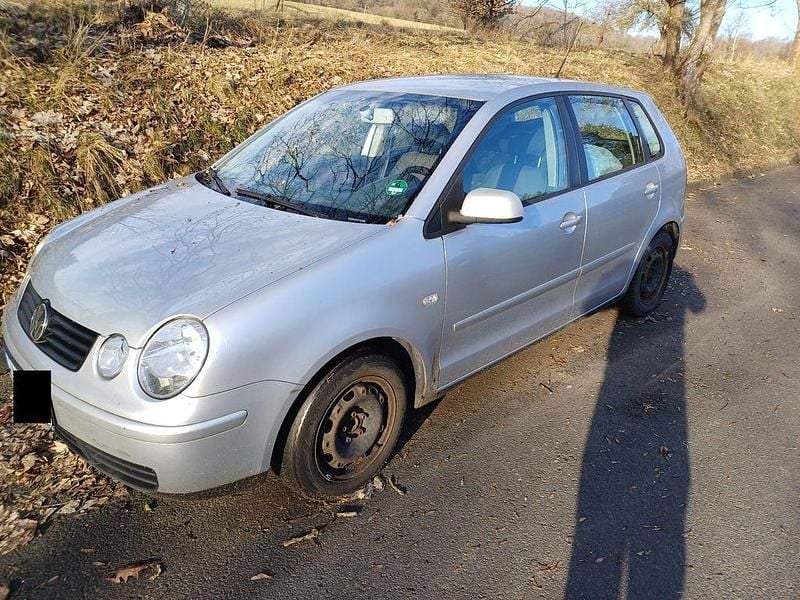 Silber Gebraucht 2003 VW Polo Comfortline Limousine | 600 € (Guter Preis) - Bild 1/4