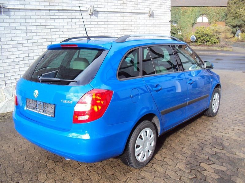 Gebraucht Skoda Fabia 69 PS (50 kW) 2008 Blau Kombi