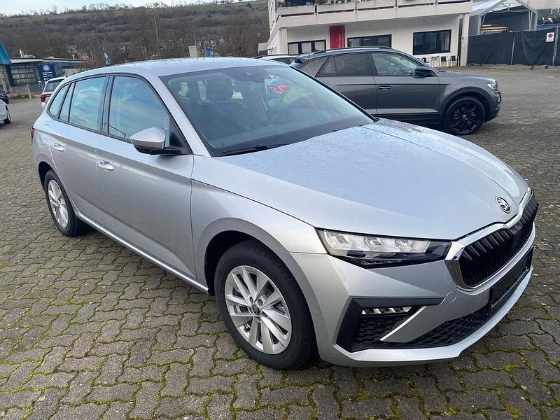 Gebraucht Skoda Scala Selection 116 PS (85 kW) 2024 Brilliantsilber metallic Kleinwagen