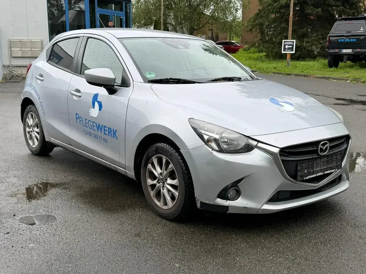 Usata Mazda 2 Exclusive-Line 75 CV (55 kW) 2016 Argento Berlina