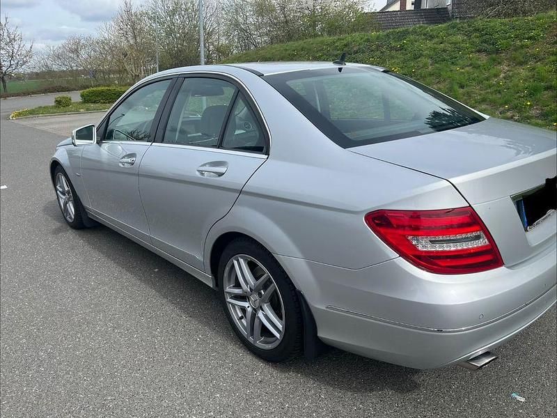 Gebraucht Mercedes C200 184 PS (135 kW) 2011 Silber Limousine