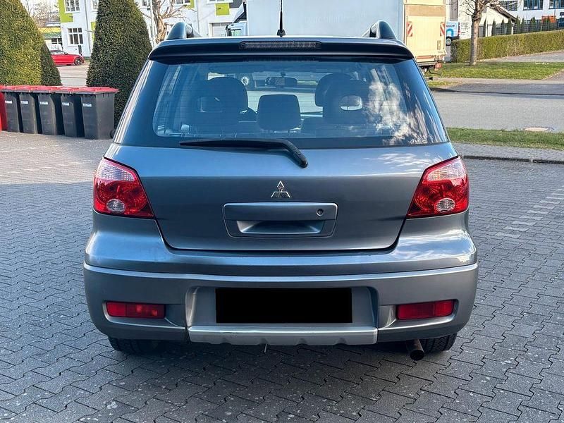 Gebraucht Mitsubishi Outlander Invite 136 PS (100 kW) 2006 Grau SUV