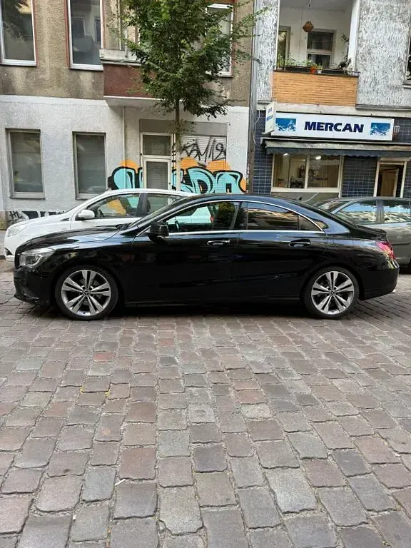 Gebraucht Mercedes CLA200 156 PS (114 kW) 2016 Schwarz Coupé
