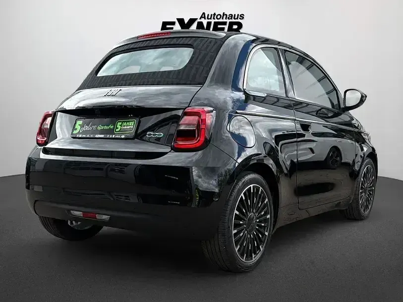 Gebraucht Fiat 500e La Prima 86 kW (118 PS) 2023 Onyx schwarz Cabrio