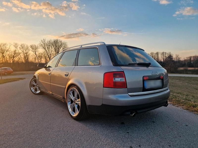 Gebraucht Audi A6 220 PS (161 kW) 2002 Grau Kombi